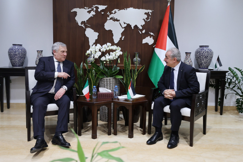 رئيس الوزراء اشتية يدعو إيطاليا الأخذ بزمام المبادرة والاعتراف بدولة فلسطين