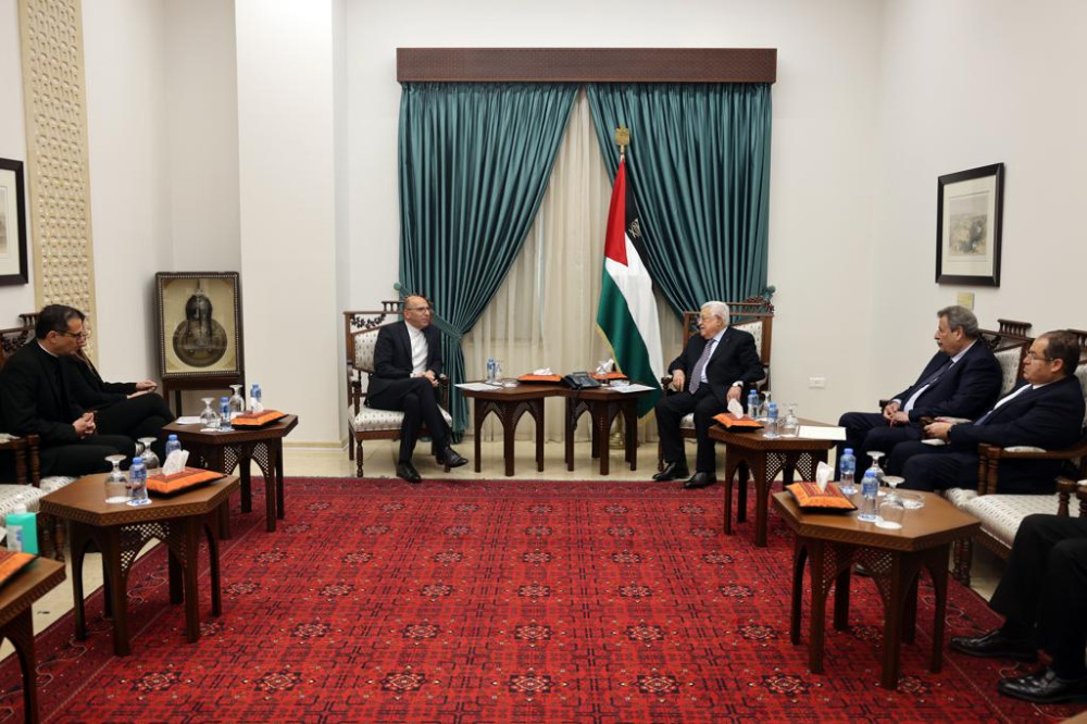الرئيس عباس يستقبل وفداً استشارياً للجنة الرئاسية العليا لشؤون الكنائس في فلسطين