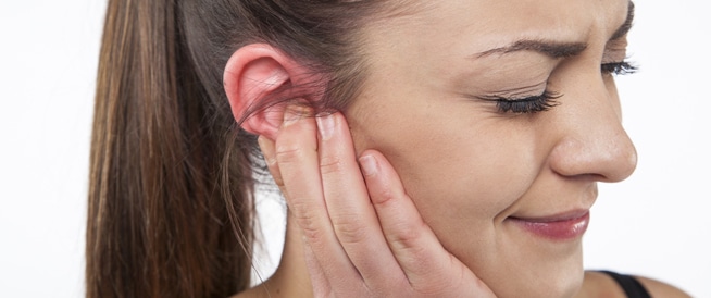 أسباب وأعراض الإصابة بالتهابات الأذن الوسطى