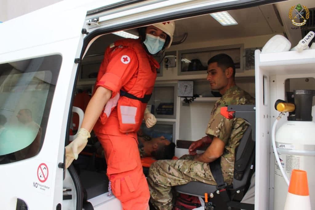 بالصور.. القوات الجوية اللبنانية  تنفّذ تمرين إخلاء طبي بَرّي وجوي