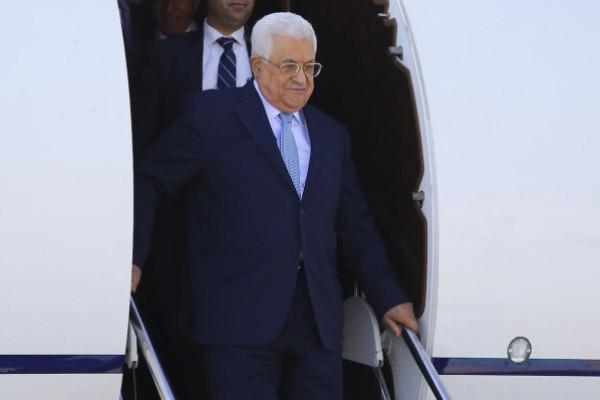 الرئيس  عباس يصل الصين في زيارة دولة رسمية تستمر ثلاثة أيام