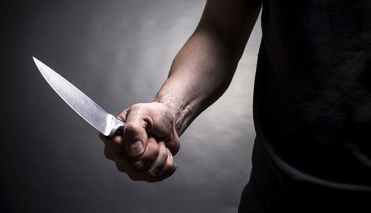 رجل ينحر زوجته بالسكين في منزل ذويها بعين الحلوة!