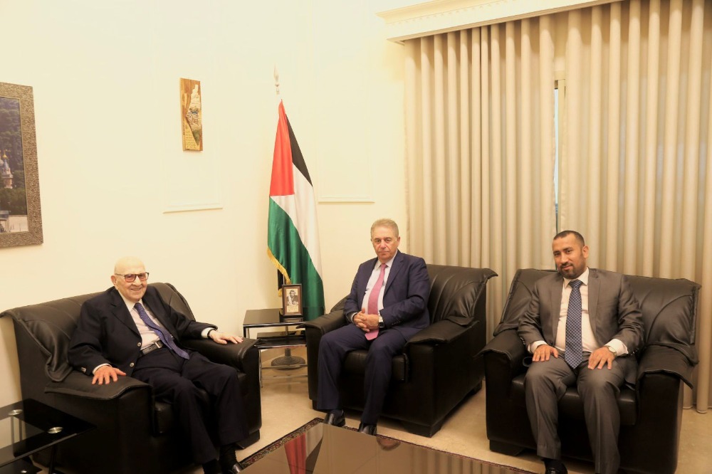 السفير دبور يلتقي الامين العام المساعد لجامعة الدول العربية السفير عبد الرحمن الصلح
