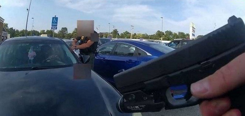 فيديو صادم لإطلاق شرطيّ النّار على إمرأة حامل!
