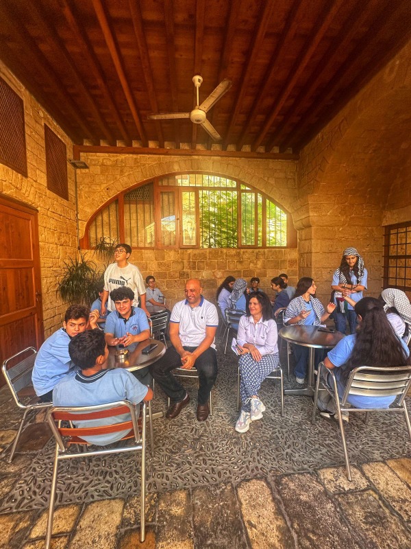 جولة لتلامذة "مدرسة الحاج بهاء الدين الحريري" في رحاب "تاريخ صيدا وتراثها"
