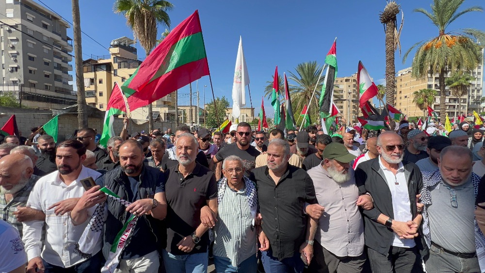 مسيرة جماهيرية حاشدة في صيدا تنديداً بالمجزرة التي ارتكبها الاحتلال الإسرائيلي في مستشفى المعمداني في غزة
