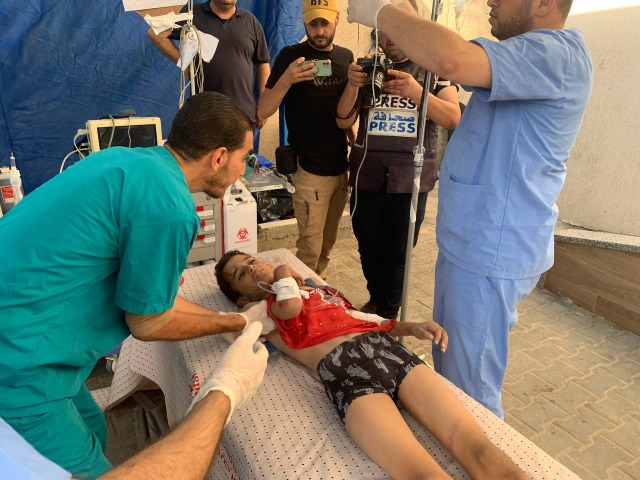وصول شهداء والعشرات من الاصابات للمستشفى الكويتي اثر استهدافٍ