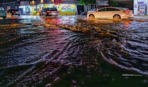 أوّل قدوم المنخفض الجوي إلى لبنان.. أمطرت لمدة دقائق ففاضت من الاسفل.