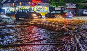 أوّل قدوم المنخفض الجوي إلى لبنان.. أمطرت لمدة دقائق ففاضت من الاسفل.