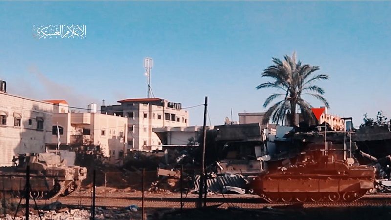 بالفيديو - مشاهد جديدة من التحام المقاومين الفلسطينيين بآليات وجنود الاحتلال المتوغلة في محاور خانيونس