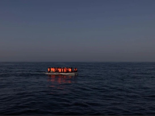 إنقاذ 55 شخصًا على متن مركب هجرة غير شرعي
