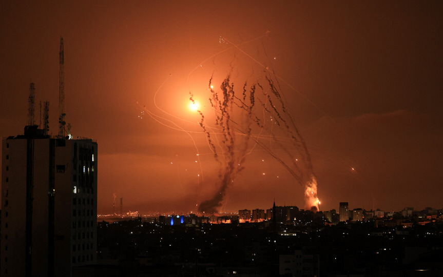 فيديو - هروب المستوطنين ودوي انفجارات في تل أبيب!