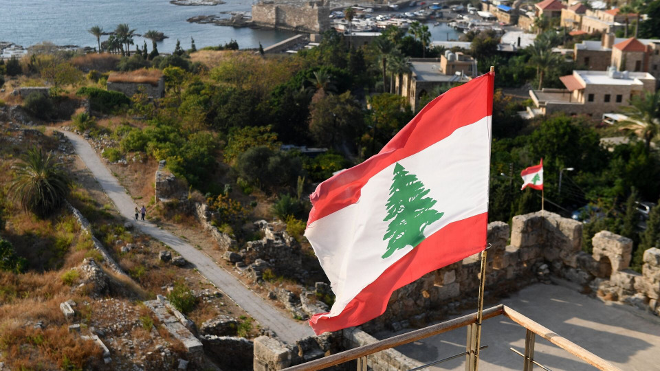 أيها اللبنانيون ... "قنابل موقوتة" في منازلكم!