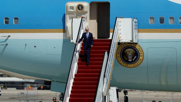 سرقة مقتنيات غرفة الصحافيين على متن طائرة الرئيس الأميركي!