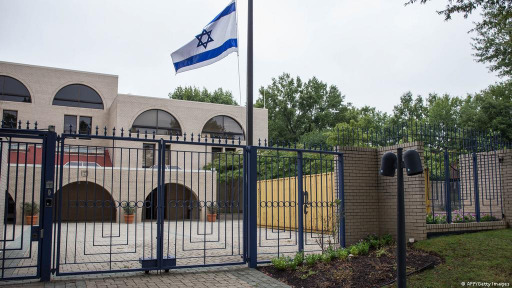 خوفًا من الرد الإيراني... الكيان الاسرائيلي بدأ بِإخلاء سفاراته حول العالم!