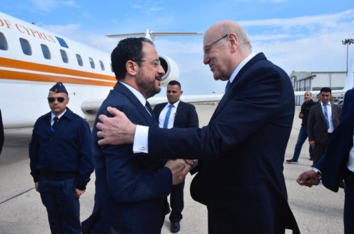 الرئيس القبرصي يصل إلى لبنان ويجري محادثات رسمية مع الرئيس ميقاتي في السراي الحكومي