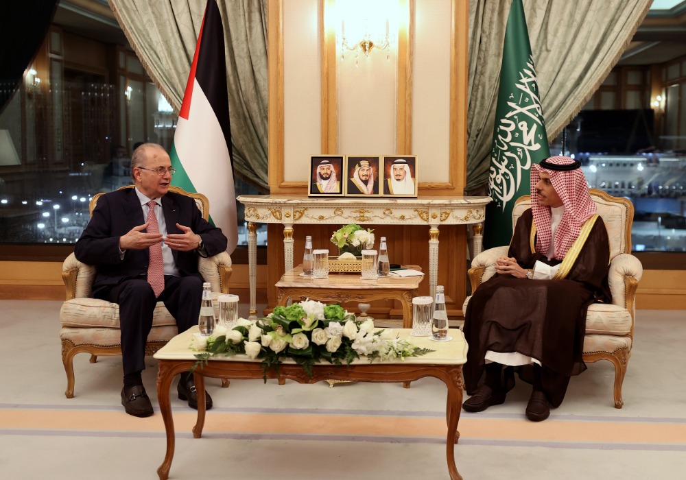 رئيس الوزراء الفلسطيني د. مصطفى يلتقي وزير الخارجية السعودي في مكة