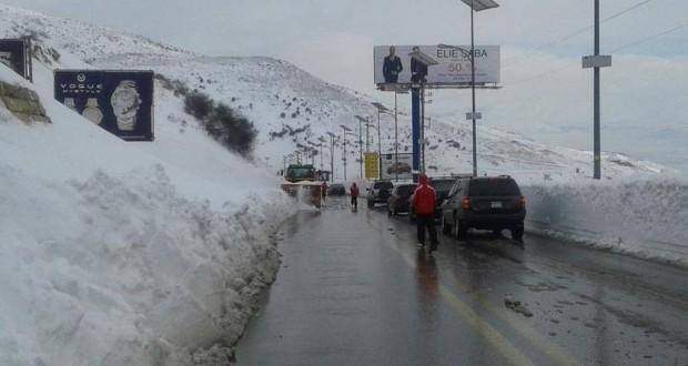 بالفيديو - ضهر البيدر بالأبيض... في عزّ الربيع!