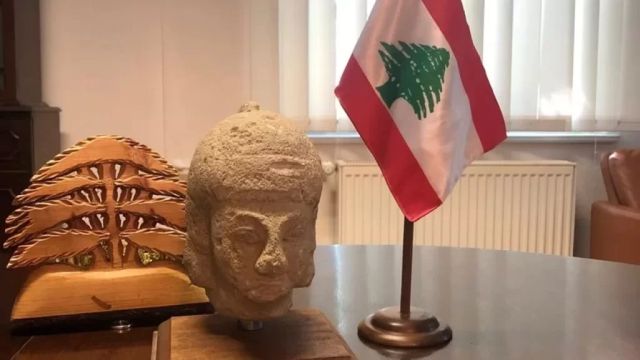 ألمانيا تُسلم السفير اللبناني رأس اشمون الأثري الذي تمّت سرقته عام 1981!