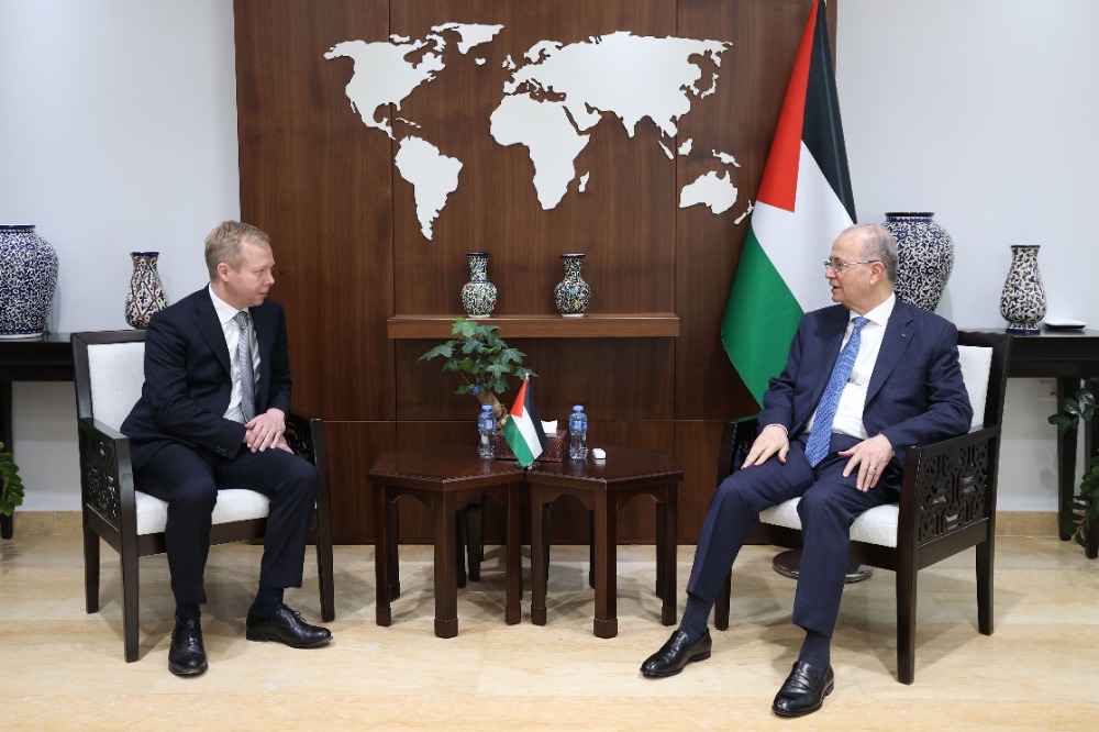 رئيس الوزراء  الفلسطيني د. مصطفى يبحث مع كوبمانز مجمل التطورات على الساحة الفلسطينية