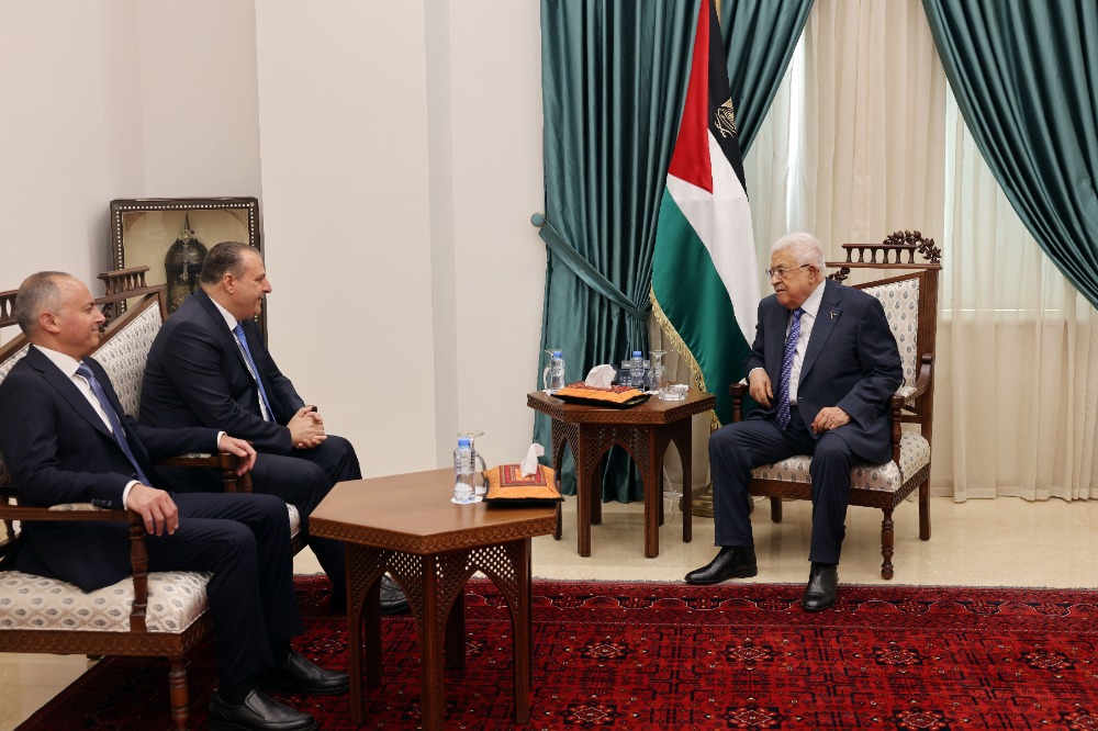 الرئيس عباس يتسلم دعوة لحضور فعاليات مؤتمر الاستجابة الإنسانية الطارئة في غزة