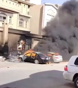 بالفيديو - موجة حر شديدة في الرياض واحتراق سيارات في الشوارع!