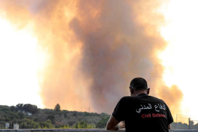 الاحتلال الإسرائيلي يحرق مساحات حرجية جنوب لبنان لأهداف عسكرية