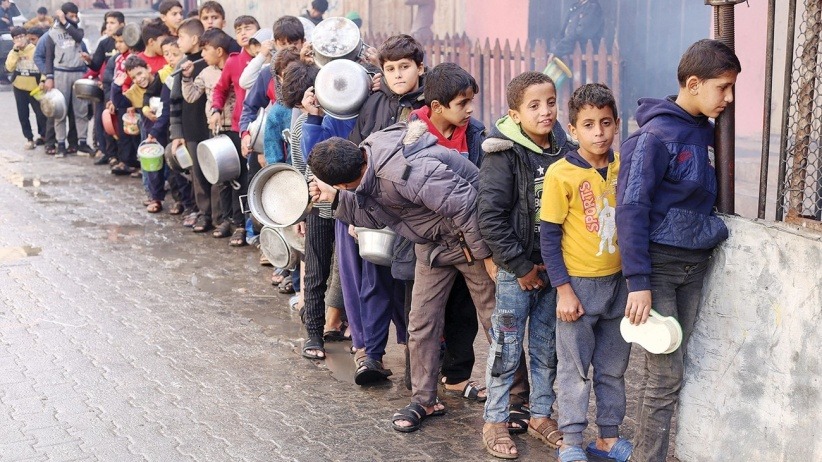 تسمم عشرات الأطفال في غزة بعد تناولهم أوراق الشجر!