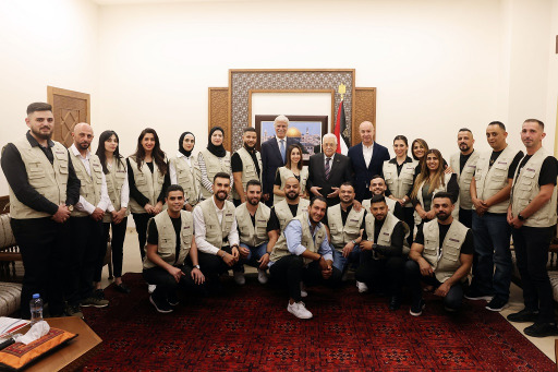 الرئيس عباس يكرّم متطوعي "مؤسسة محمود عباس"