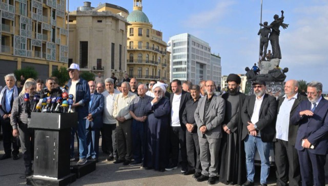 وقفة تضامنية بعنوان "إعلاميون ضد العدوان الإسرائيلي" في ساحة الشهداء وسط بيروت، والكلمات شددت على أهمية اللحمة الداخلية.