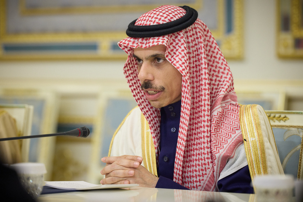 بن فرحان في بيروت اليوم: عودة الاحتضان العربي للاستقرار والإعمار