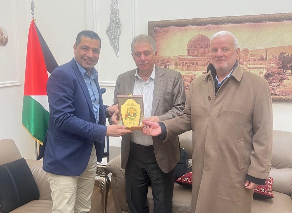 السفير دبور يستقبل رئيس الجالية الفلسطينية في بريمن سامر أصلان