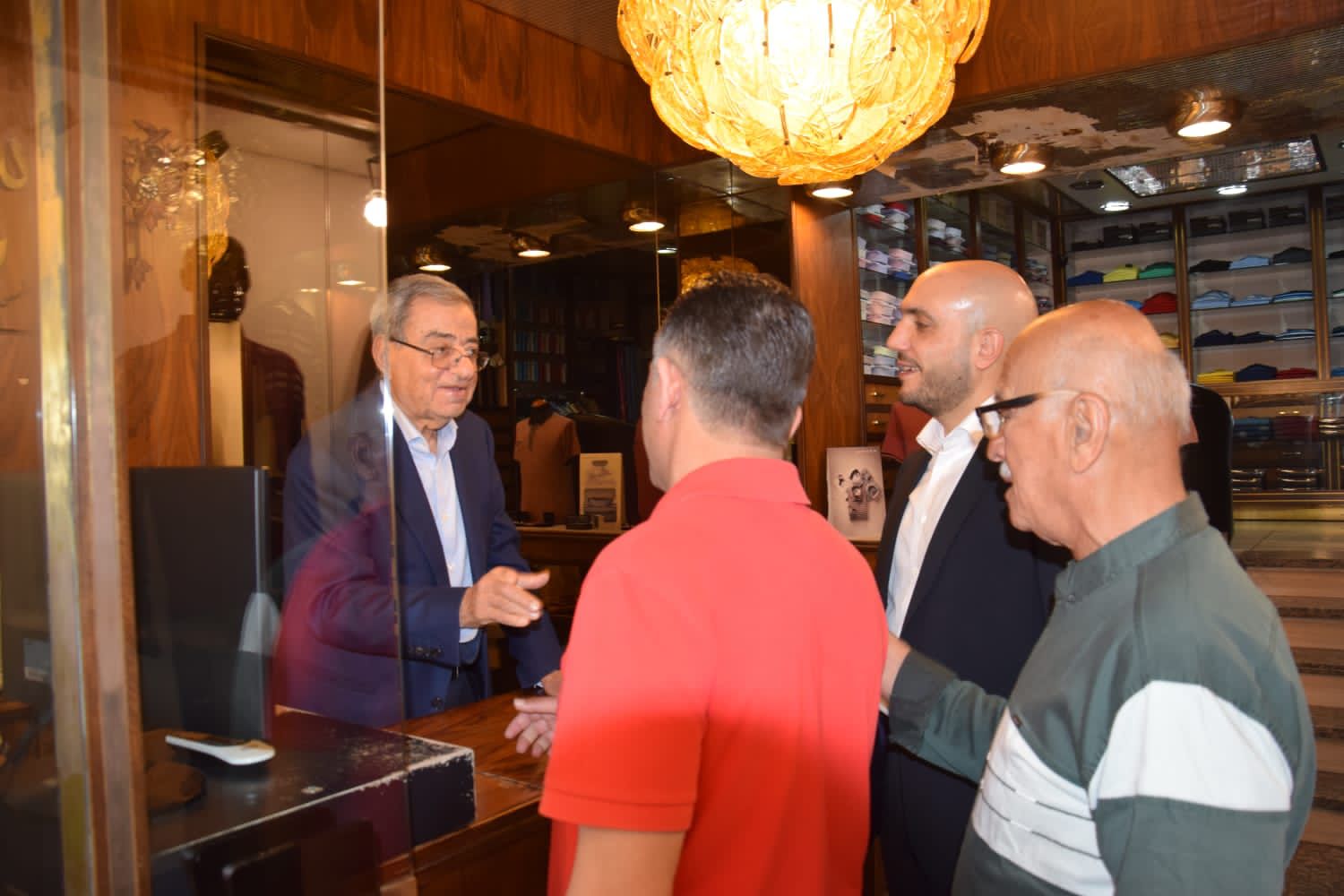 الصيدلي عمر مرجان خلال جولته الأولى في سوق صيدا: "صيدا بدها ونحنا قدها"