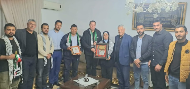 "فتح" تُكرِّم عائلة الشهيد التونسي فارس خالد