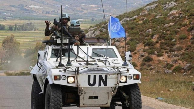 آلية تابعة لـ"اليونيفيل" تصدم طفلة في عدشيت القصير.. هذا ما فعله الأهالي!