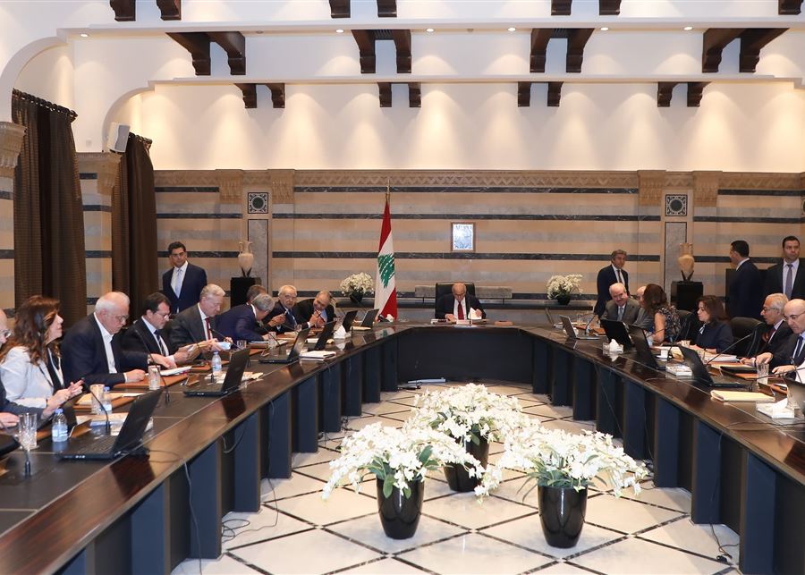 مجلس الوزراء يقرّ خطوات إصلاحية ويؤكد الاستمرار بمشروع مطار القليعات