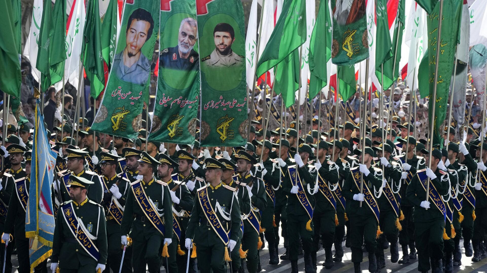 بعد الضربات على القواعد الأميركية... بيان من الحرس الثوري الإيراني