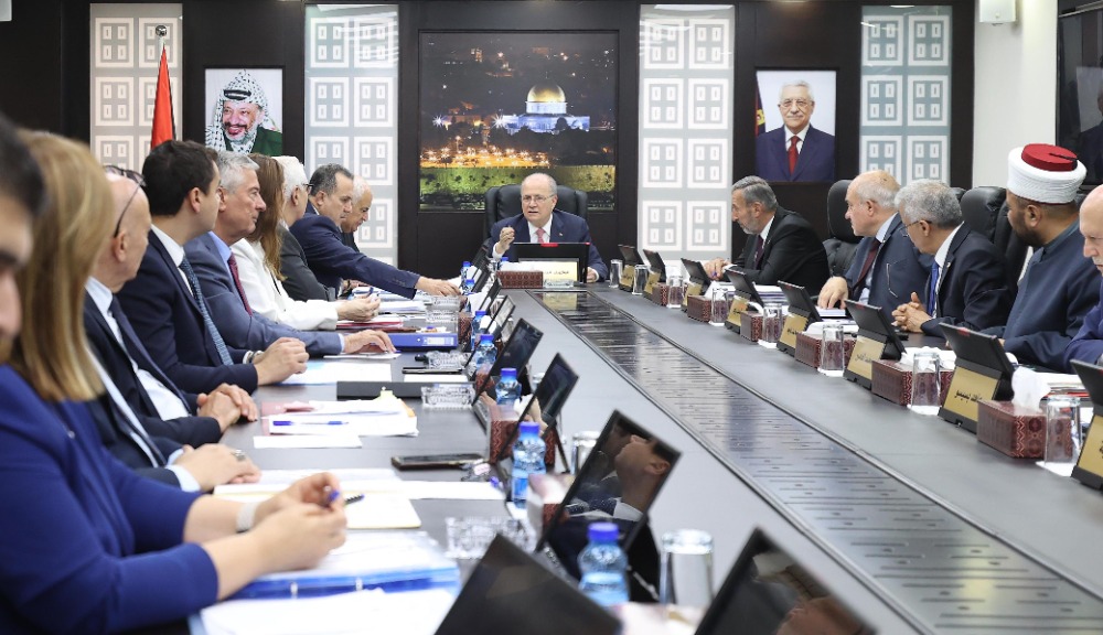 رئيس الوزراء الفلسطيني د. مصطفى: تقدم إيجابي في تأمين الدعم اللازم لتنفيذ مشاريع حيوية بالتزامن مع جهود مستمرة للحد من الأزمة المالية