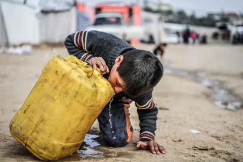 "الأونروا": الفلسطينيون في قطاع غزة مهددون بالموت عطشا