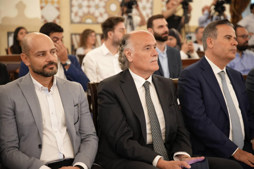 طعمة يكشف عن حجم الكارثة البيئية على الشاطىء الصيداوي خلال مشاركته بمؤتمر البيئة البحرية في لبنان