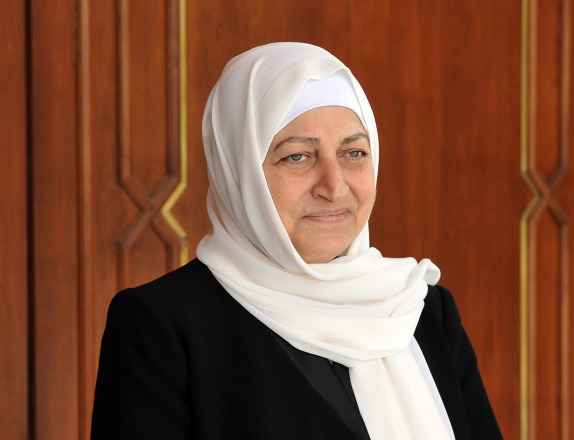 بهية الحريري تهنئ سحر الجبيلي والهيئة الادارية الجديدة لجمعية "أهلنا"