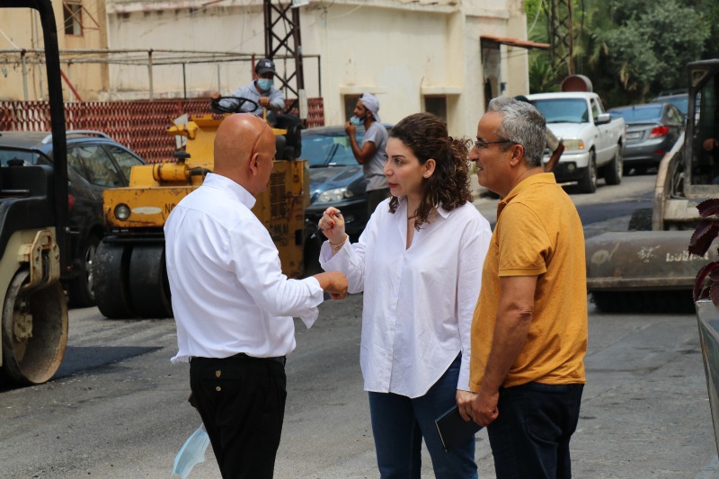 بلدية الهلالية ولجنة الأشغال: تطلقان مشروع تزفيت حفر الشوارع ... بعد الإنارة