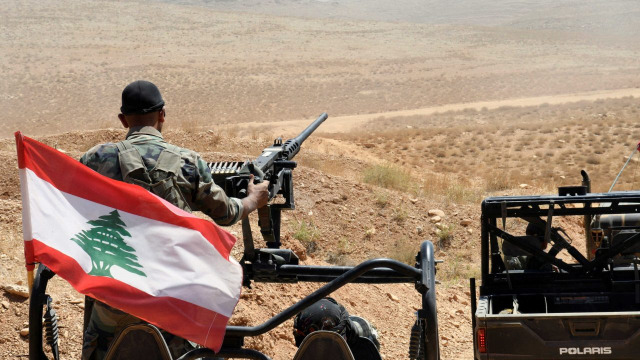 ما حقيقة دخول مسلحين إلى لبنان وانسحاب الجيش من مناطق حدودية في البقاع؟