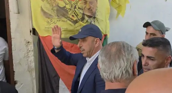 اللواء العبد يزور مخيم عين الحلوة ويؤكد اهتمام القيادة الوطنية بأمن أبناء الشعب الفلسطيني