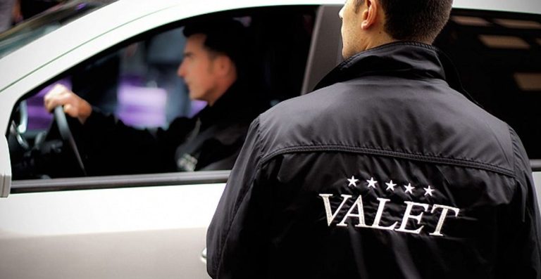 كتاب رسمي من المحافظ عبود لضبط فوضى الـ”vallet parking
