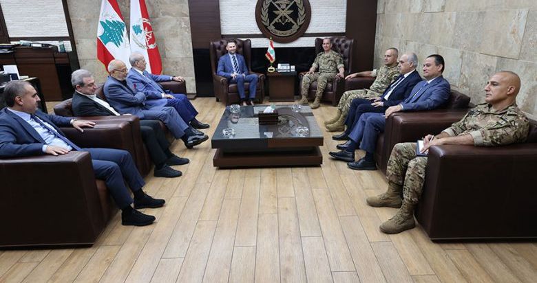 رئيس "التقدمي" زار العماد هيكل وجدد استنكاره أي تطاول على عناصر الجيش خلال تأديتها مهامها
