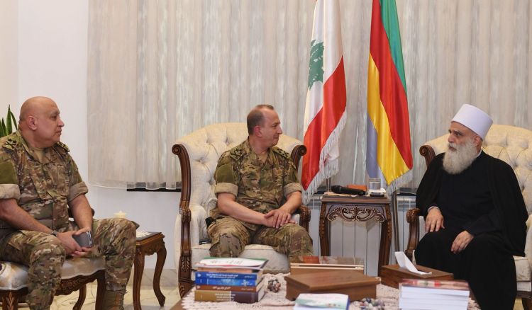 شيخ العقل يلتقي قائد الجيش ورئيس الأركان ووفدًا من العشائر العربية: تثبيت الأمن وتعزيز الوحدة