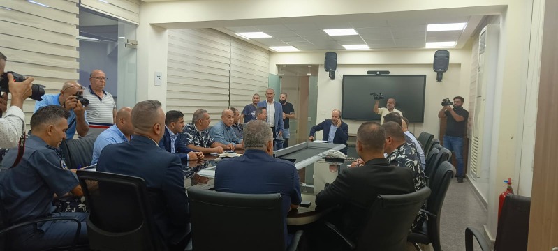 صيدا تستنفر أمنيًا مع انطلاق الموسم السياحي: اجتماع لمجلس الأمن الفرعي برئاسة المحافظ ضو