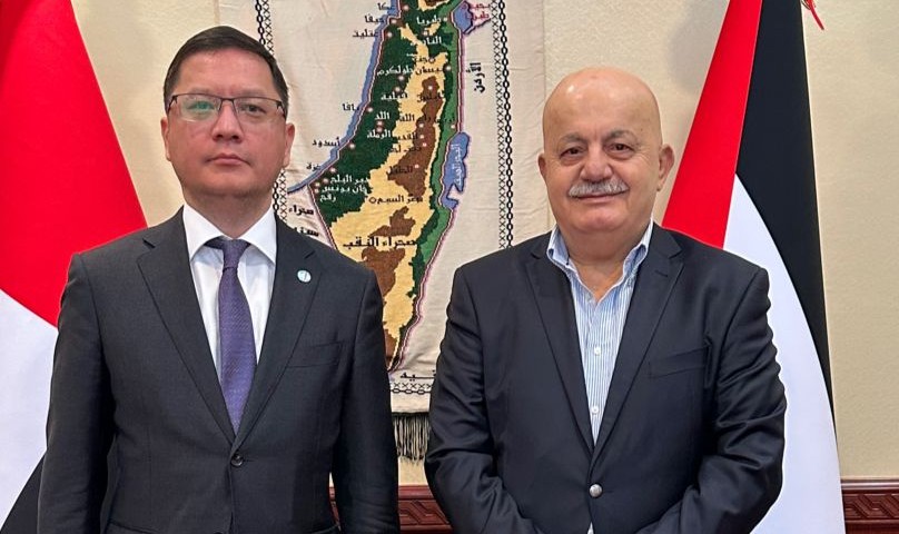 السفير يونس يطلع سفير كازاخستان على تطورات الأوضاع داخل الأراضي الفلسطينية