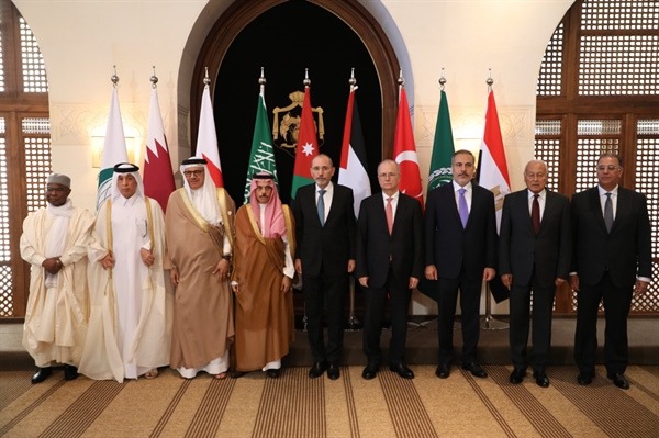 السيطرة العسكرية على غزة تُشعل الغضب العربي الإسلامي